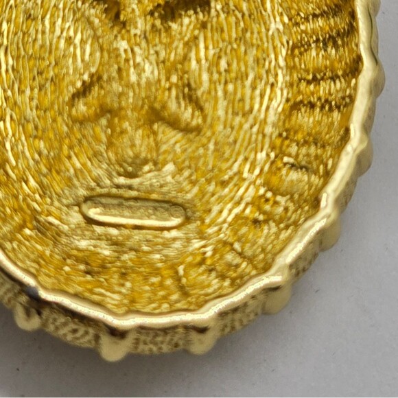 Burberry Necklace Pendant Pearl Enhancer Green Enamel Gold Tone Estate  find - Picture 3 of 5